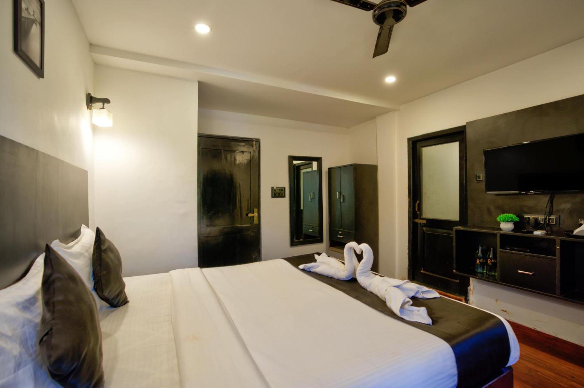 Vaggi's Place Hotel 2*